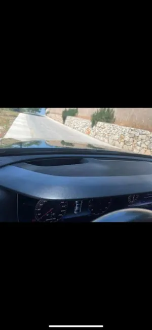مرسيدس-e220d
