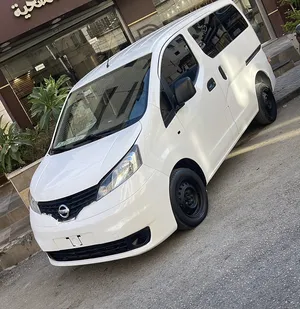 نيسان-nv200