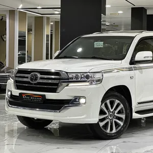 used-toyota-land-cruiser-in-muscat