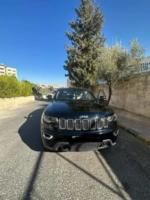 2018-jeep-شوروكي-لارادو