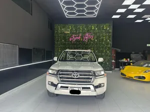 for-sale-2017-toyota-land-cruiser-gxr-v6-gcc-spec-excellent-condition