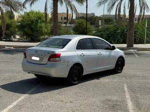 toyota-yaris-2007-silver