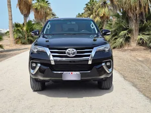 toyota-fortuner-v6-4x4-1-owner