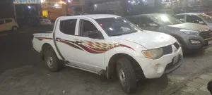 used-mitsubishi-l200-in-aden