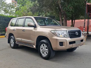 toyota-landcruiser-gxr-2015-manual-gear-v6-4x4-diff-lock