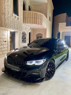 bmw-330i-بالكرتونة