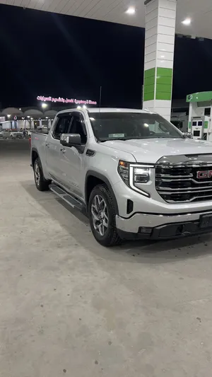 gmc-sierra-slt-1500-لون-سلفر-مرقم-بصره-مميز-ضرر-بسيط-جدأ