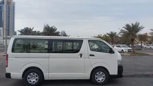 toyota-hi-ace-bus-half-cargo-van-well-mantaine-single-ownar