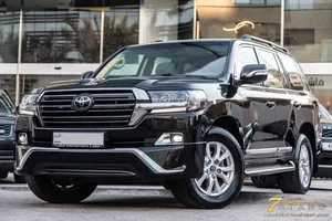 toyota-land-cruiser-gx-r-v8-black-edition-2017