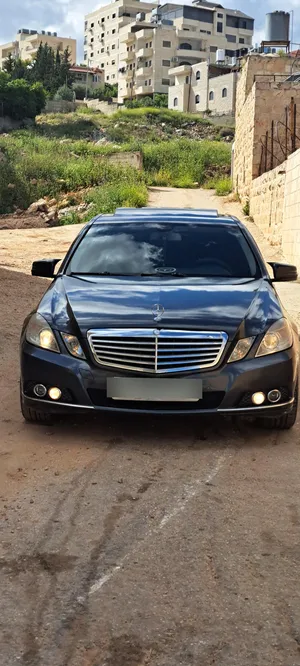 مرسيدس-e-200-بحالة-ممتازة