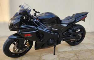 suzuki-gsxr-1000-للبيع-الدراجه-بمبلغ-25-000-درهم-وقابل-للتفاوض-بمبلغ-معقول