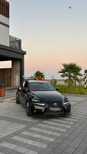 used-lexus-is-in-muscat