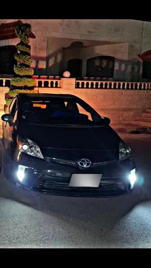 used-toyota-prius-in-zarqa