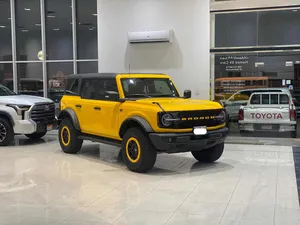 ford-bronco-wildtrak-2022-yellow