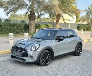 mini-cooper-s-4-doors-full-option-38-000km-only-2019-undewarranty-excellent-conditions