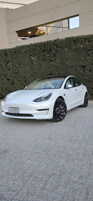 used-tesla-model-3-in-amman