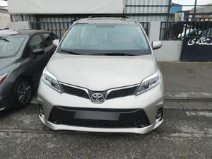 used-toyota-sienna-in-erbil