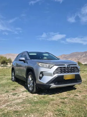 used-toyota-rav-4-in-muscat