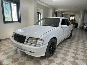 مرسيدس-شبابية-w202-c220-1996-سيارة-مصروفها-؟؟-ممتاز-جدا-لون-ابيض-سادة