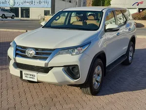 toyota-fortuner-2-7-classic-dlx-h7-my-2017