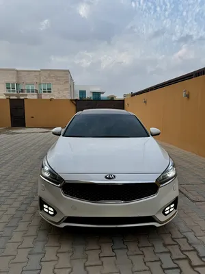 used-kia-cadenza-in-dubai