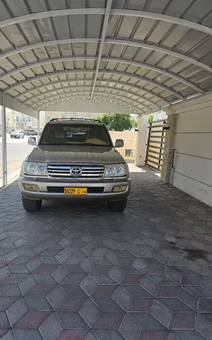 used-toyota-land-cruiser-in-muscat