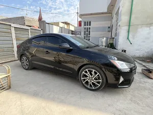 used-hyundai-elantra-in-basra