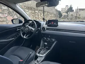 mazda-2-model-2021