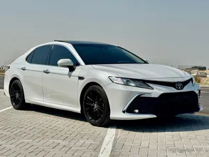 camry-2023-40-anniversary-edition-panoramic-gcc-top-of-range