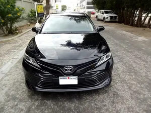 toyota-camry-le-single-owner-fully-agency-maintained-very-neat-clean-car-for-sale