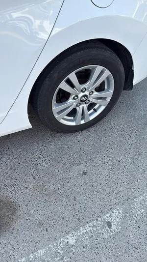 used-hyundai-elantra-in-abu-dhabi