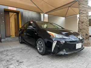 used-toyota-prius-in-baghdad