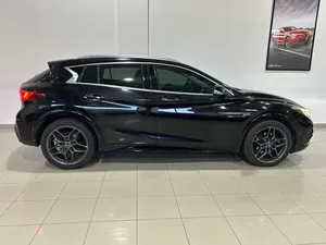 infiniti-q30-premium