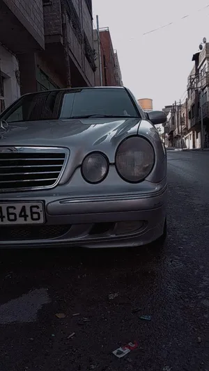 used-mercedes-benz-e-class-in-zarqa