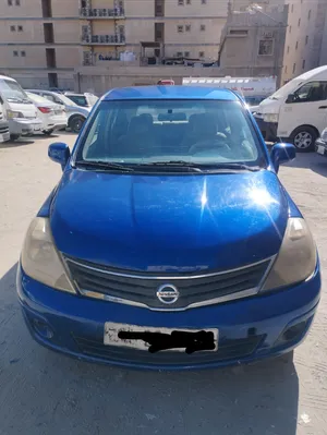 nissan-tiida-2013