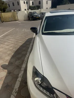 used-lexus-is-in-muscat