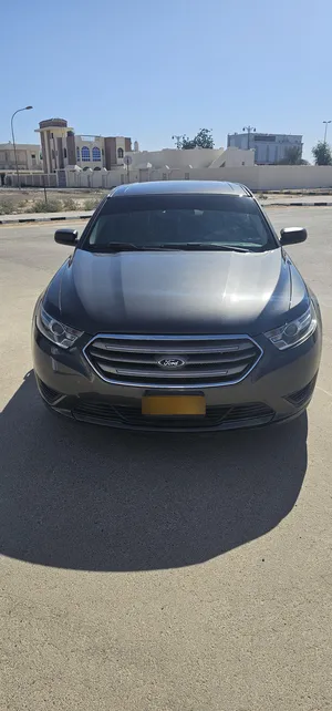 used-ford-taurus-in-buraimi