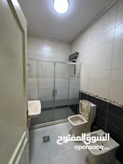  21 شقه مميزه للبيع خلف سوق السلطان