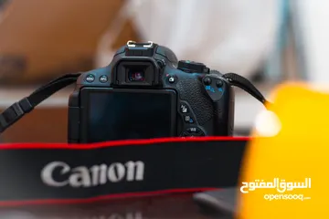 5 كاميرا كانون 700d مع عدسة 18-55stm