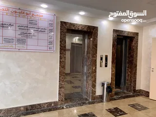  13 عيادات طبية ومكاتب مميزة وبموقع مميز جداً للايجار