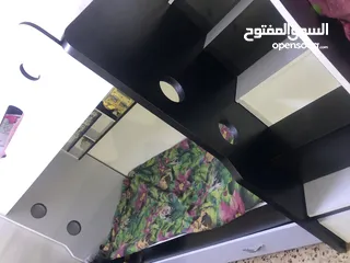  6 تخت اطفال طابقين ( تفصيل) بحالة ممتازة مع الفرشات