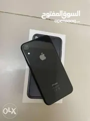  3 آيفون XR للبيع بحاله ممتازه مع كفرات للجهاز