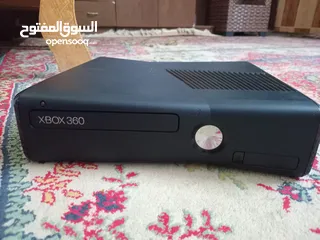  1 اكس بوكس 360 معدل مع 3 أيادي ومكتشفة العاب بسعر خرافي مع جميع اسلاكه ما عدا سلك البور السعر خرافي