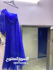  3 فستان لبسه وحده نمره 40  جديد فقط لبسه لحفله توجيهي  شريته ب250ش بدي ابيعه ب100ش للمعني
