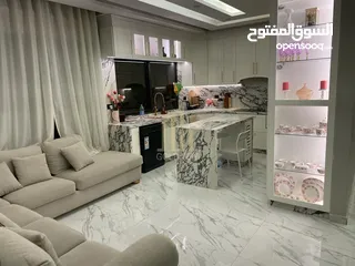  4 REF: 8027 شقة طابق اول في اجمل مناطق ضاحية الرشيد بمساحة 149م