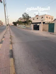 24 بيت مؤجر لوزارة التربية والتعليم