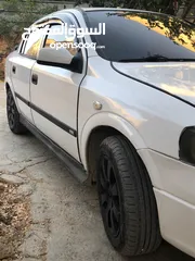  11 اوبل استرا