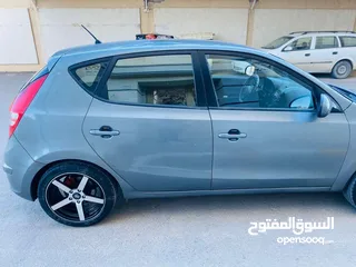  6 هيونداي i30 موديل 2010 للبيع