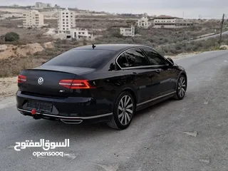  2 باسات R line بحالة الوكالة