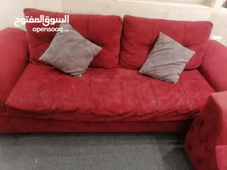  2 كنب  ثلاثية و ثنائية و مفرد عدد 2 خشب ممتاز بحاجه لتنجيت بسيط كنب